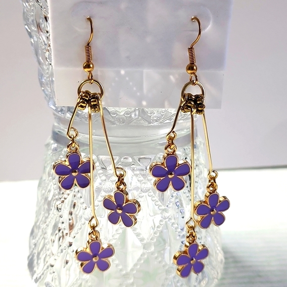 J & R Gems! Jewelry - Purple Dangle Earrings!